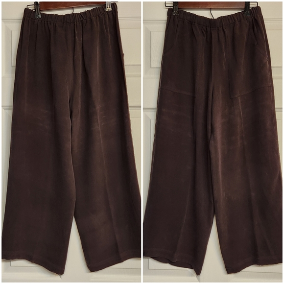 Chico's Pants - Chico's Easy Silk Sinclair Cropped Pant Size 1
